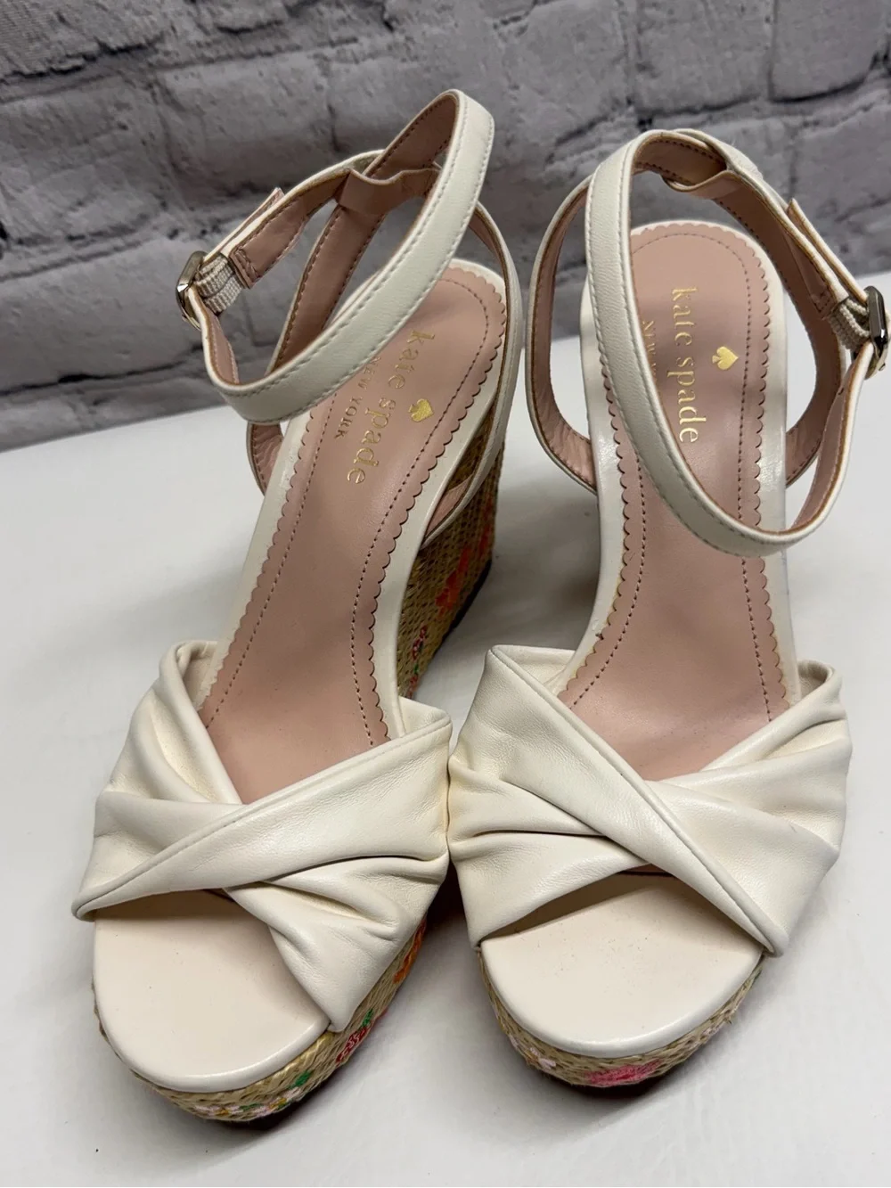 kate spade Tallulah strawberry  Floral Embroidered Espadrille Wedge Sandal 6.5